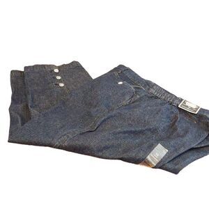 - Karen Scott NWT Ex cond 12  waist 35 to inseam 11 from top to bottom 29